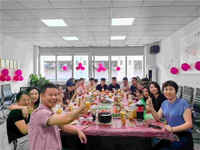 SZGHTECH Team Demonstrates The Charm Of CNC Robotic Arms And CNC Machine Tools